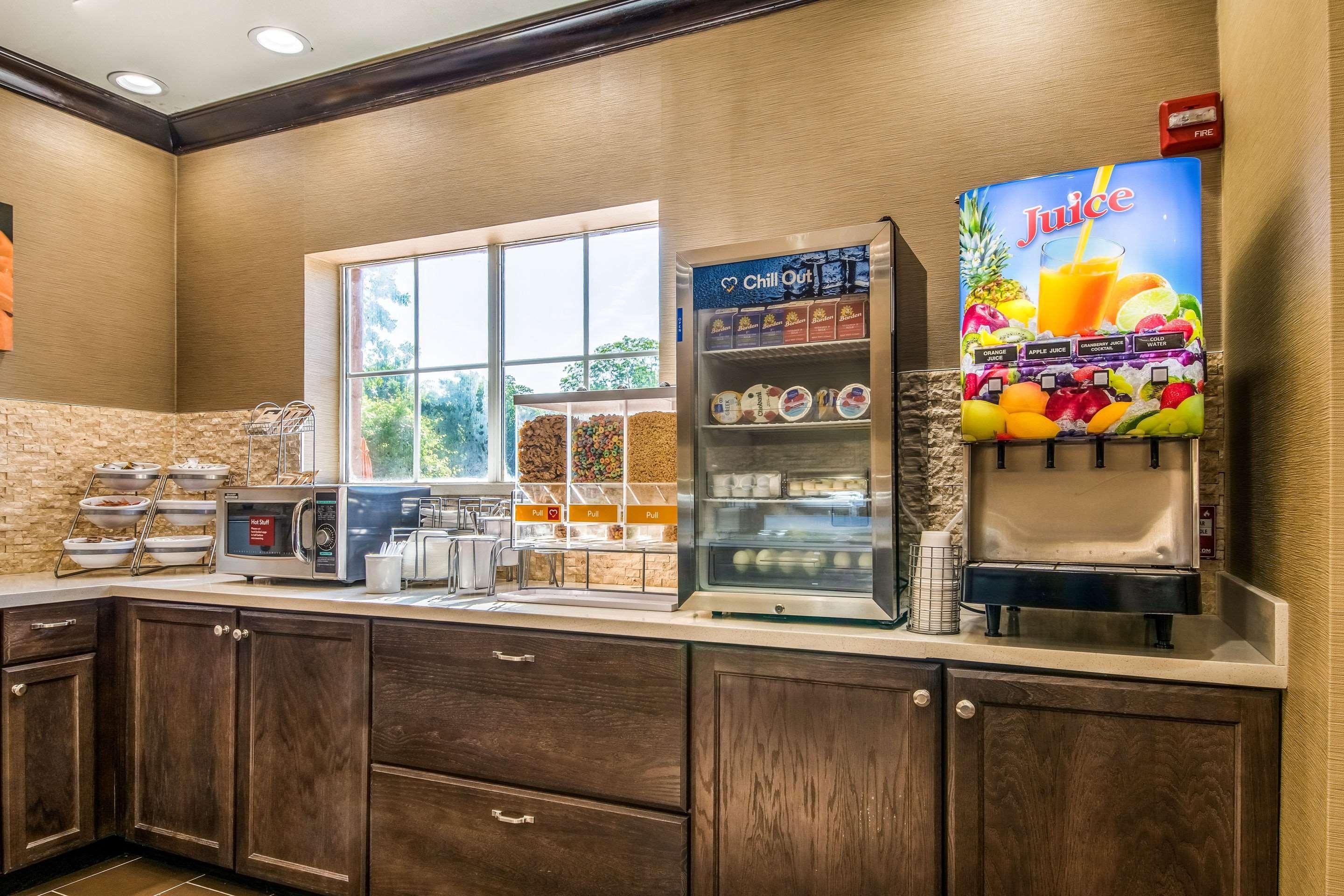 Comfort Suites Alexandria Luaran gambar