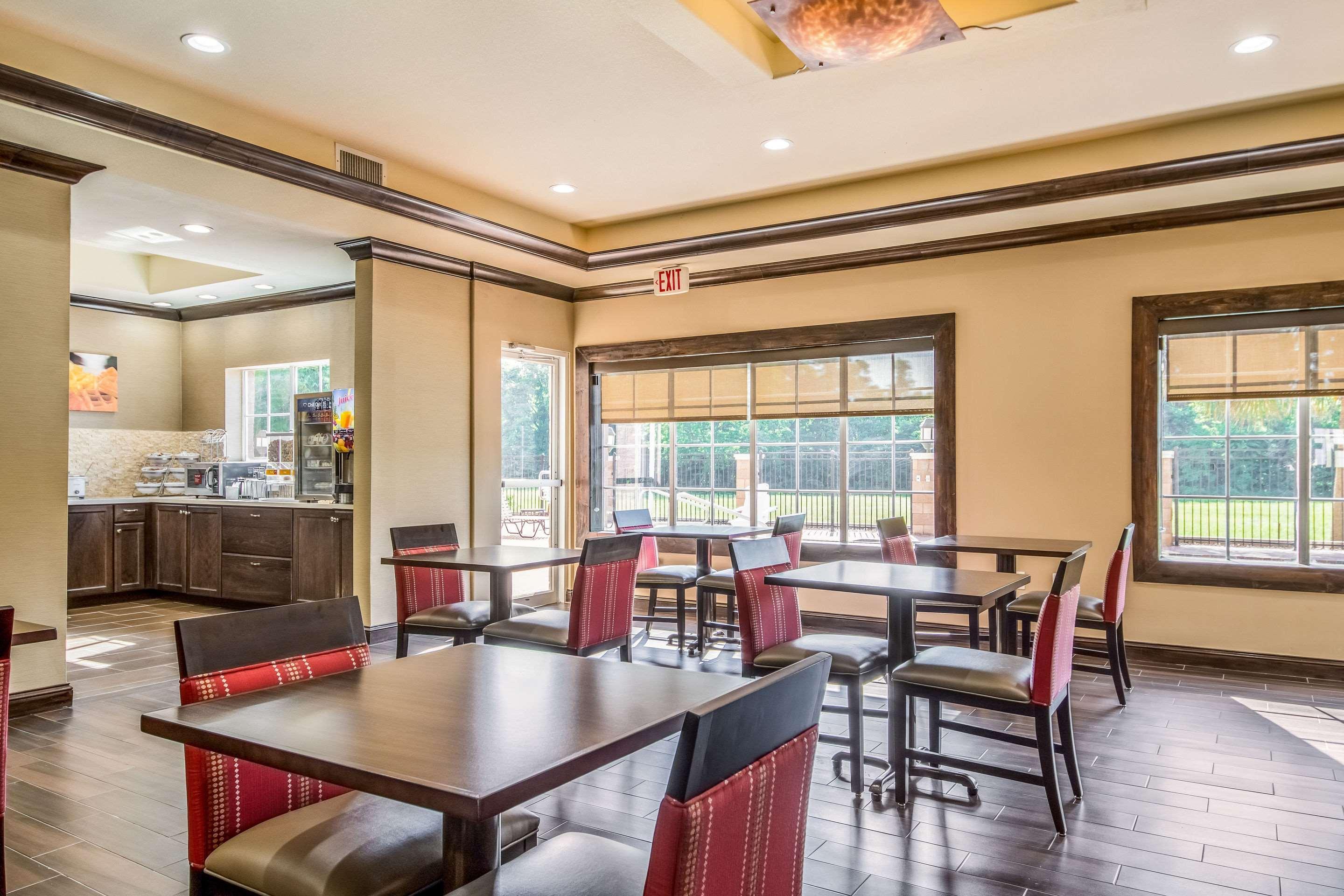Comfort Suites Alexandria Luaran gambar